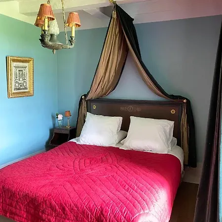 Manoir De Ghaisne Couette-café *