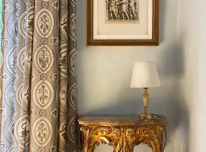 Manoir De Ghaisne Bed and Breakfast 4*