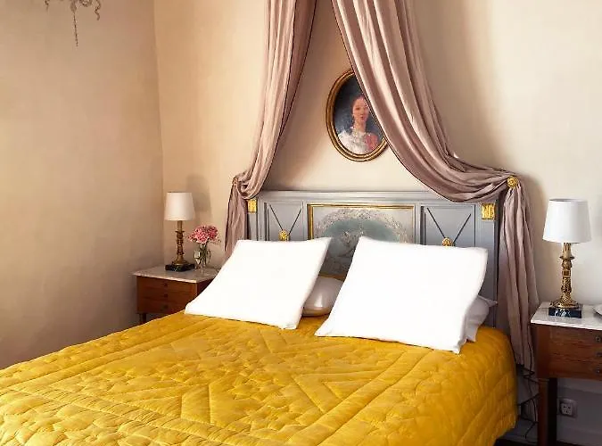 Manoir De Ghaisne Bed and Breakfast Freigne